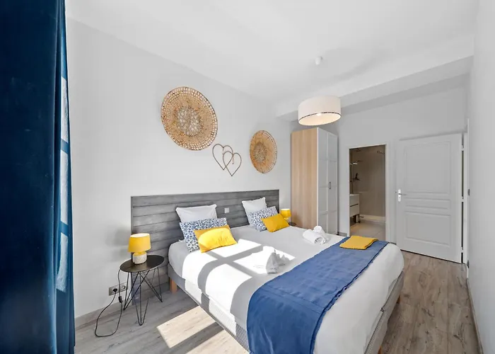 Le Beau Carnot Beaune (Cote d'Or)