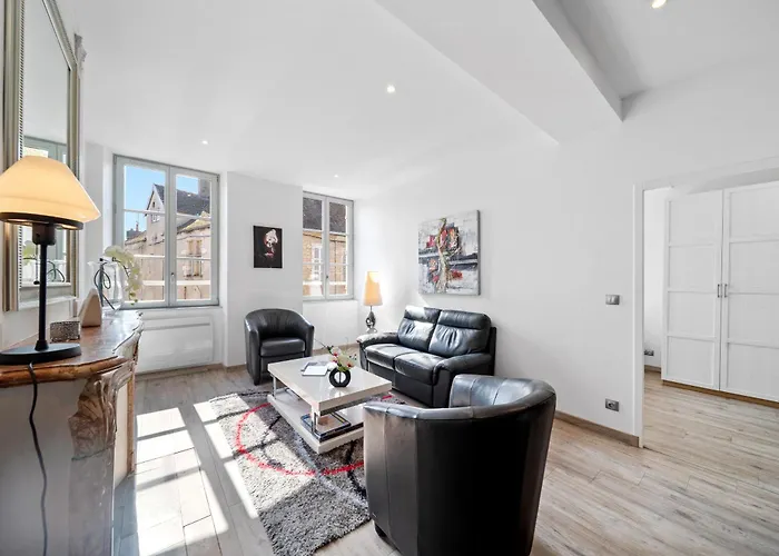 Le Beau Carnot Beaune (Cote d'Or)